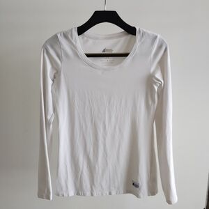 MOUNTAIN EQUIPMENT Scoop-Neck White Long Sleeve Tee